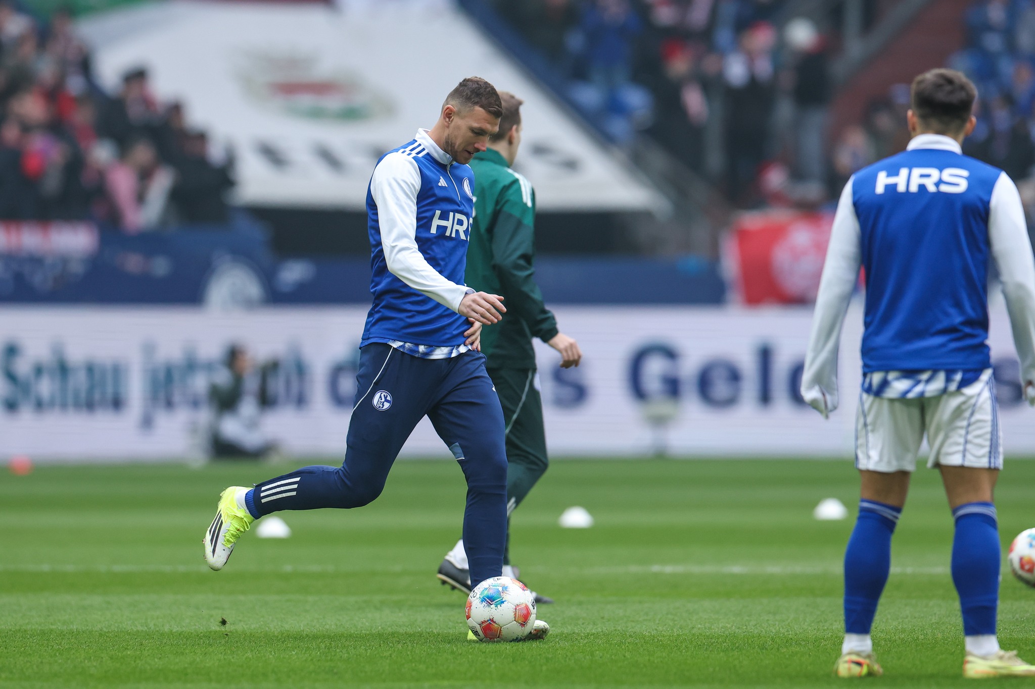 Odlazi li Edin Džeko iz Schalkea? Potezi kluba nagovještavaju rastanak!